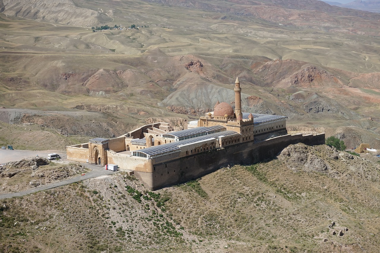 İshakpaşa Sarayı'nın Hikayesi