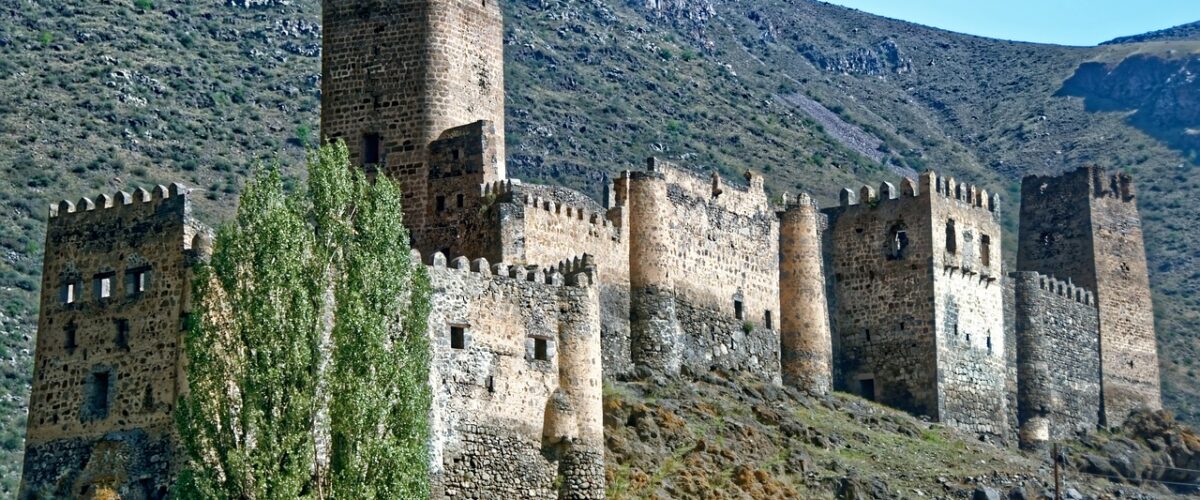 Arhavi Kalesi Gizemli Tarihi Yapı